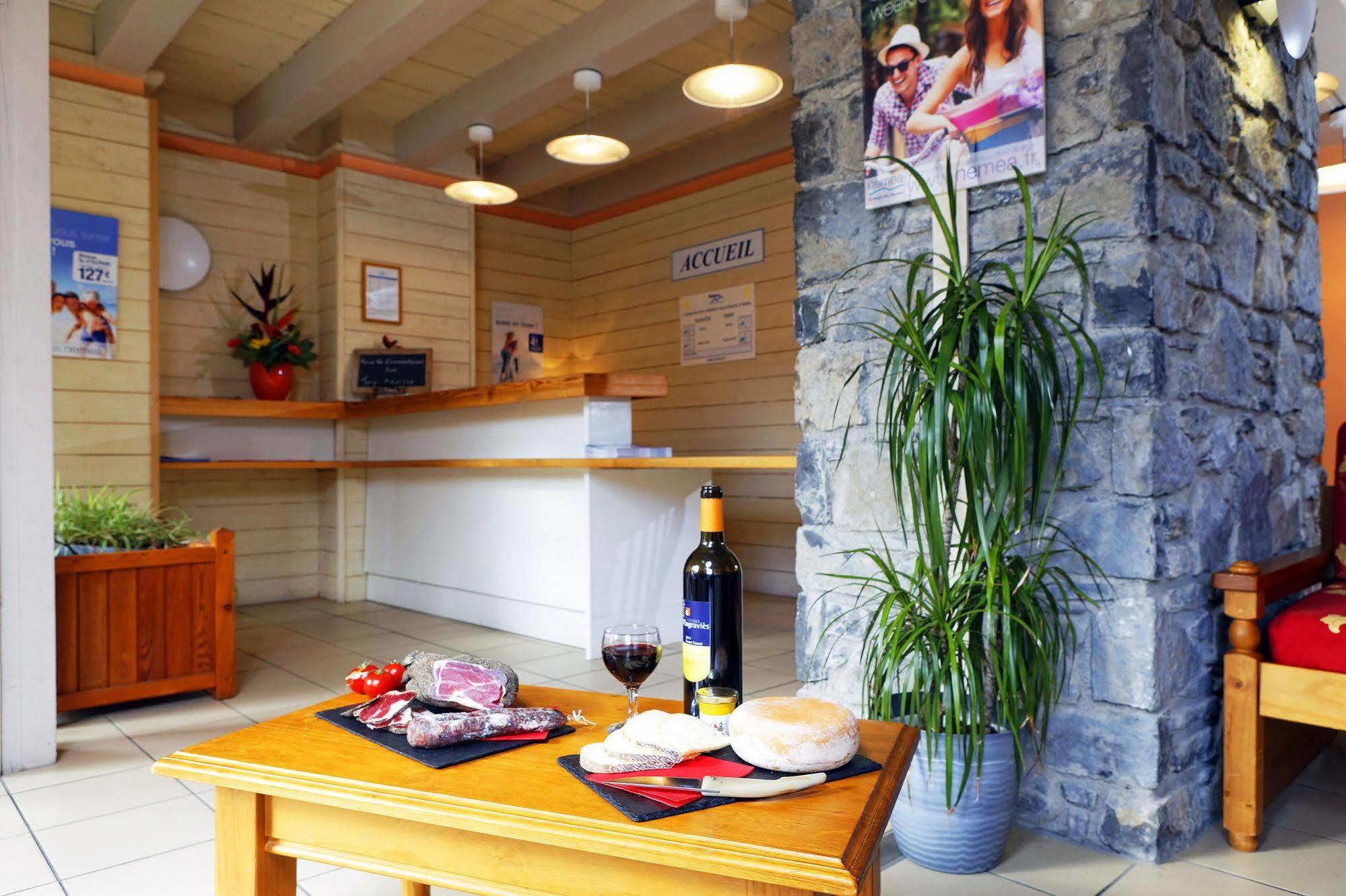 Residence Nemea Les Grands Ax Ax-les-Thermes Buitenkant foto